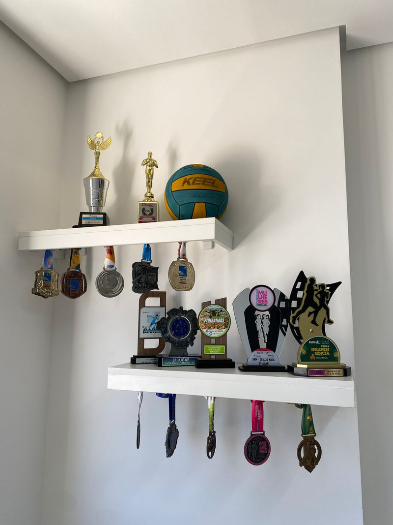 Suporte Trófeu e medalhas 60 cm c x 20 cm madeirado
